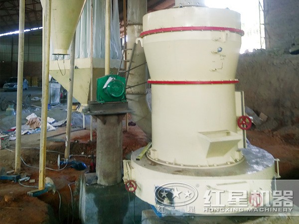 擺式磨粉機(jī)客戶現(xiàn)場(chǎng)安裝前 擺式磨粉機(jī)客戶現(xiàn)場(chǎng)安裝前