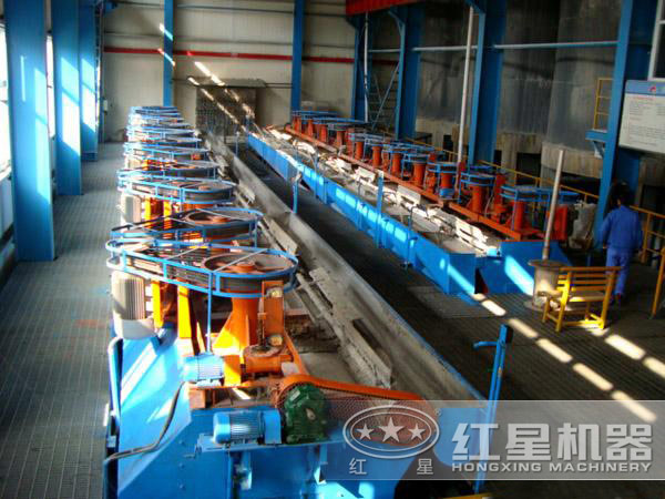 山西金礦浮選設(shè)備生產(chǎn)線現(xiàn)場:浮選機 山西金礦浮選設(shè)備生產(chǎn)線現(xiàn)場:浮選機