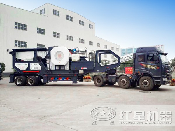 一小時50噸，出料5mm-7mm的山石移動破碎站發貨現場