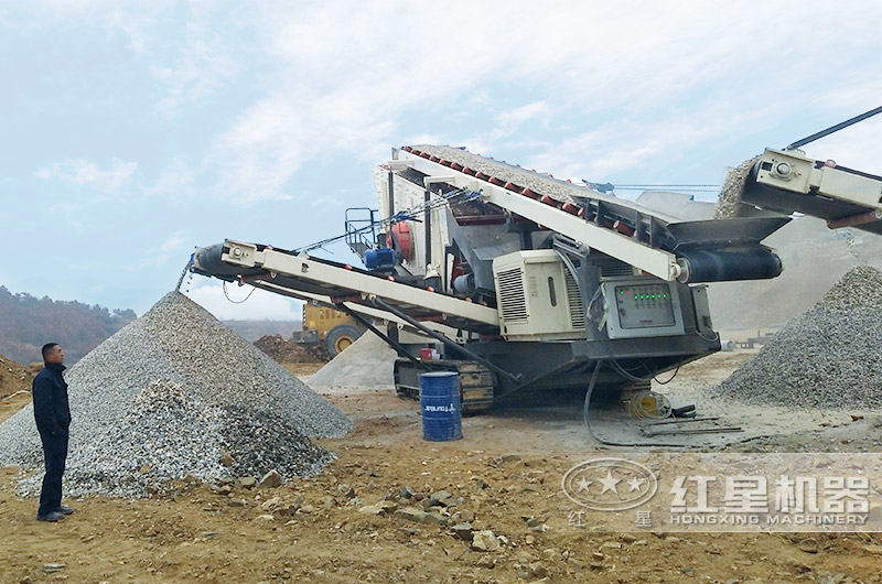 車載一體碎石機(jī)占地小，工作靈活