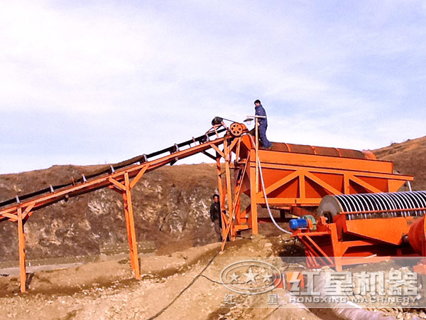 磁鐵礦磁選機(jī)工作現(xiàn)場(chǎng) 磁鐵礦磁選機(jī)工作現(xiàn)場(chǎng)