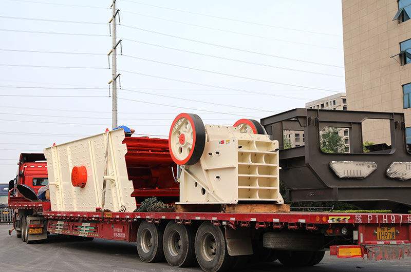 成套煤矸石破碎機發(fā)貨現(xiàn)場 成套煤矸石破碎機發(fā)貨現(xiàn)場