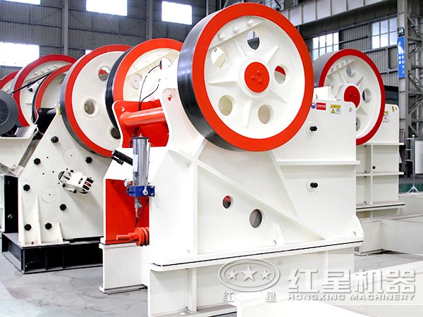 銻礦顎式破碎機生產(chǎn)車間 銻礦顎式破碎機生產(chǎn)車間