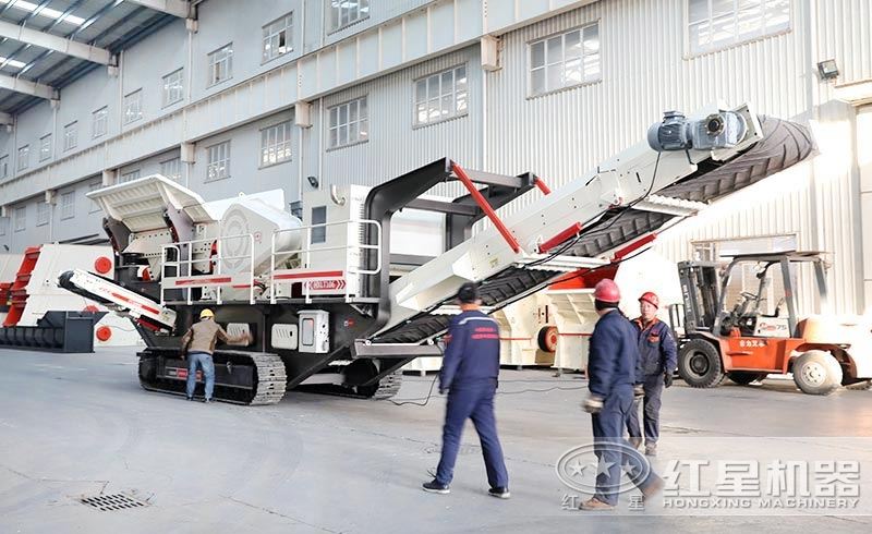 履帶破碎機_液壓自行驅動廠家，客戶來廠咨詢