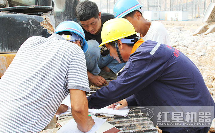 現(xiàn)場(chǎng)為用戶(hù)指導(dǎo)安裝細(xì)節(jié)，以節(jié)省占地、環(huán)保效能高為主 