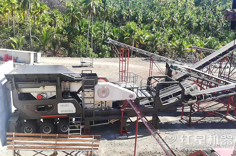 流動(dòng)式石子粉碎機(jī)作業(yè)現(xiàn)場(chǎng)圖 流動(dòng)式石子粉碎機(jī)作業(yè)現(xiàn)場(chǎng)圖