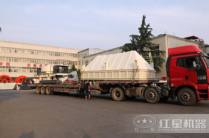 時產(chǎn)50噸制砂機(jī)發(fā)貨,廠家直銷 時產(chǎn)50噸制砂機(jī)發(fā)貨,廠家直銷