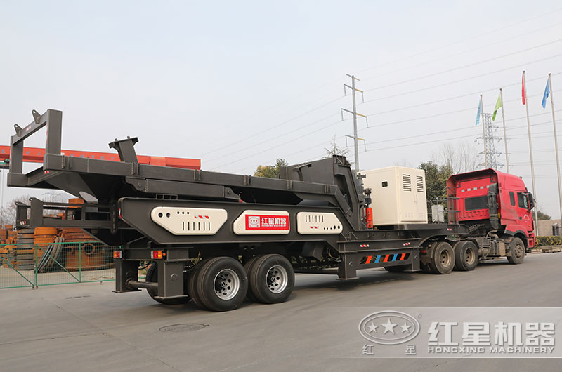 時產(chǎn)150噸建筑垃圾破碎機開往客戶現(xiàn)場 時產(chǎn)150噸建筑垃圾破碎機開往客戶現(xiàn)場