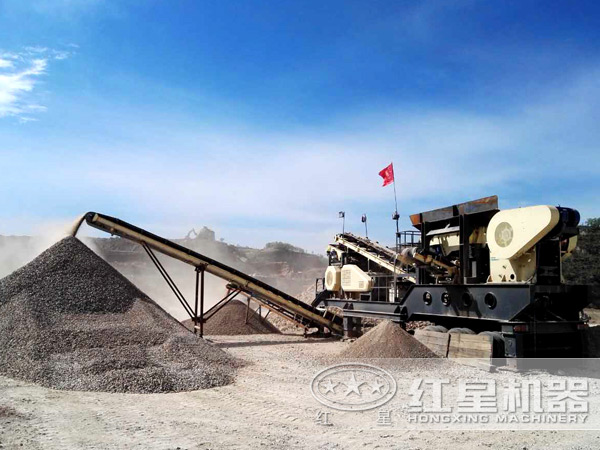 移動碎石機(jī)作業(yè)現(xiàn)場圖 移動碎石機(jī)作業(yè)現(xiàn)場圖