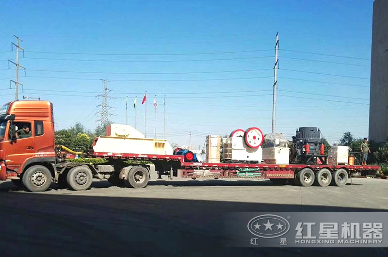 50萬(wàn)方卵石制砂生產(chǎn)線設(shè)備發(fā)貨 50萬(wàn)方卵石制砂生產(chǎn)線設(shè)備發(fā)貨