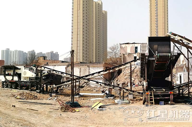 磚頭粉碎機(jī)作業(yè)現(xiàn)場圖片 磚頭粉碎機(jī)作業(yè)現(xiàn)場圖片