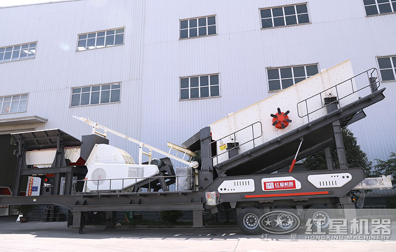 移動(dòng)式大型錘式破碎機(jī) 移動(dòng)式大型錘式破碎機(jī)