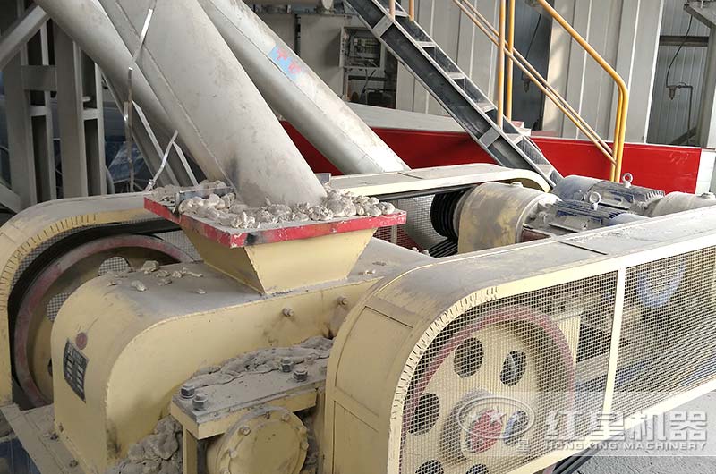 河南客戶對輥破碎機工作現(xiàn)場圖 河南客戶對輥破碎機工作現(xiàn)場圖