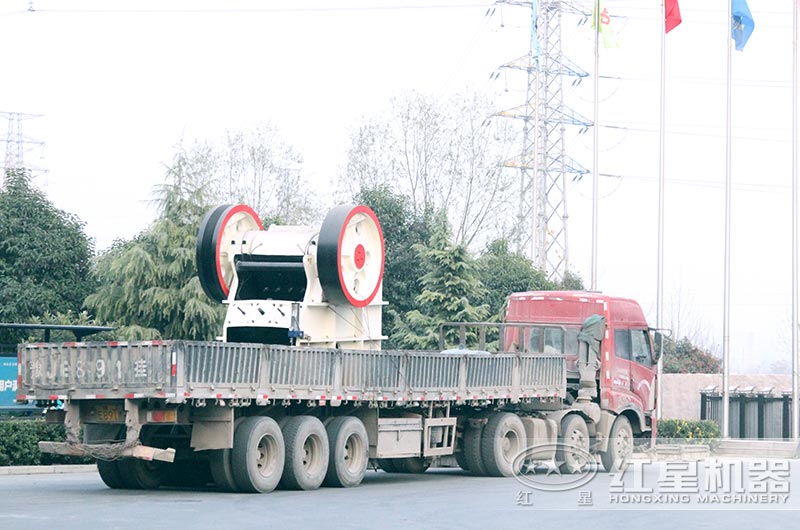 時(shí)產(chǎn)1000噸大型破碎機(jī)設(shè)備發(fā)貨 時(shí)產(chǎn)1000噸大型破碎機(jī)設(shè)備發(fā)貨