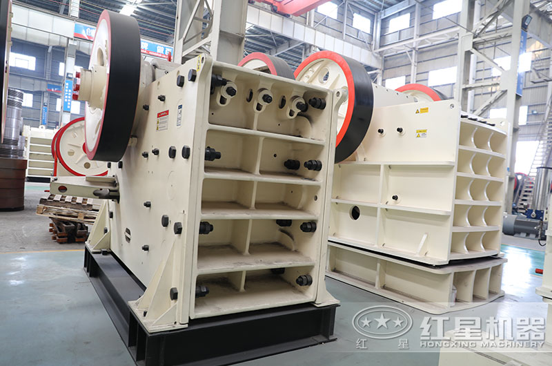 顎式破碎機設(shè)備圖片 顎式破碎機設(shè)備圖片