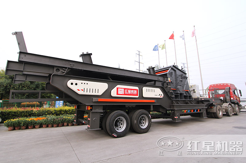 中細(xì)碎輪胎移動(dòng)破碎站直接開(kāi)往客戶現(xiàn)場(chǎng) 中細(xì)碎輪胎移動(dòng)破碎站直接開(kāi)往客戶現(xiàn)場(chǎng)