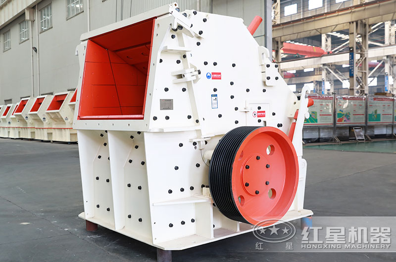 反擊式碎石機(jī)圖片 反擊式碎石機(jī)圖片