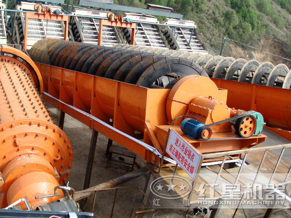 螺旋分級(jí)機(jī)現(xiàn)場(chǎng)圖 螺旋分級(jí)機(jī)現(xiàn)場(chǎng)圖