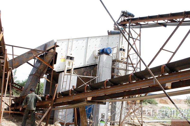 河北客戶圓振動(dòng)篩工作現(xiàn)場 河北客戶圓振動(dòng)篩工作現(xiàn)場