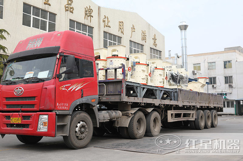 多臺小型破碎石子機發(fā)貨 多臺小型破碎石子機發(fā)貨