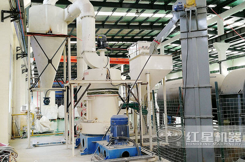 硅礦磨粉加工生產(chǎn)線作業(yè)現(xiàn)場(chǎng) 硅礦磨粉加工生產(chǎn)線作業(yè)現(xiàn)場(chǎng)