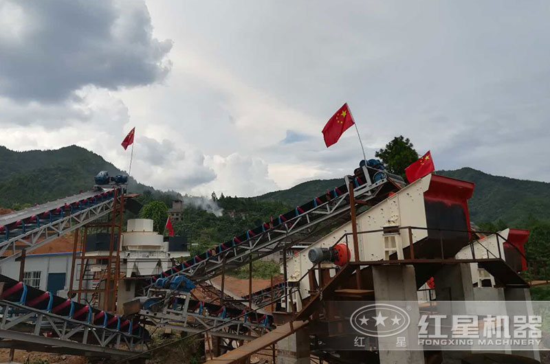 石頭破碎加工生產(chǎn)客戶現(xiàn)場(chǎng) 石頭破碎加工生產(chǎn)客戶現(xiàn)場(chǎng)