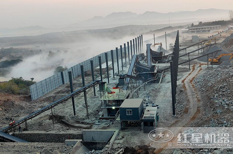 玄武巖碎石制砂現(xiàn)場 玄武巖碎石制砂現(xiàn)場