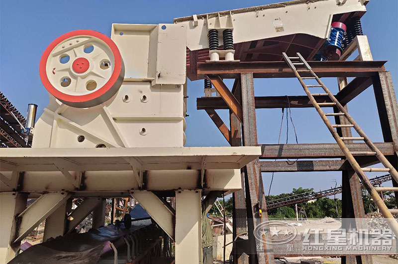 大產(chǎn)量石塊粉碎機(jī)現(xiàn)場(chǎng) 大產(chǎn)量石塊粉碎機(jī)現(xiàn)場(chǎng)