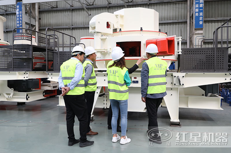 客戶來廠參觀制砂機 客戶來廠參觀制砂機
