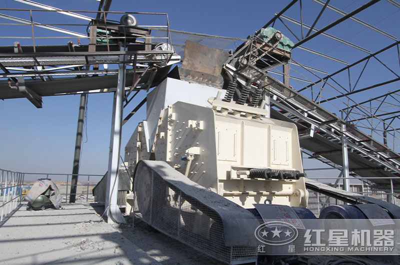 反擊式破碎機作業現場 反擊式破碎機作業現場