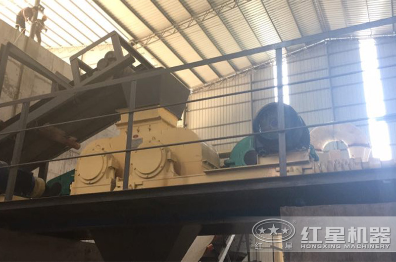 對輥式破碎機作業現場 對輥式破碎機作業現場